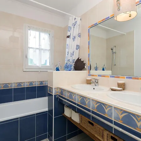 Luxurious With A Dishwasher, Only 3 5km From The 빌라 *