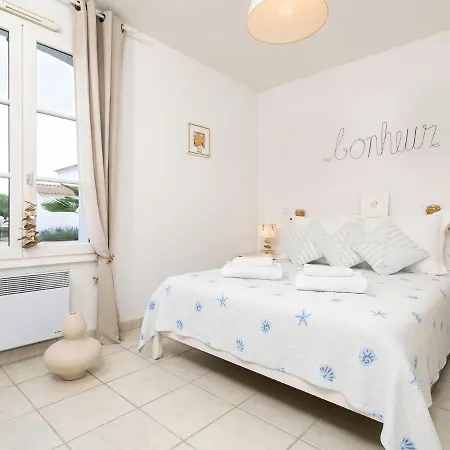 Luxurious With A Dishwasher, Only 3 5km From The 빌라 *
