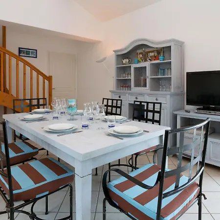 Luxurious With A Dishwasher, Only 3 5km From The * 생장드몽