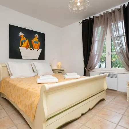 빌라 Luxurious With A Dishwasher, Only 3 5km From The *