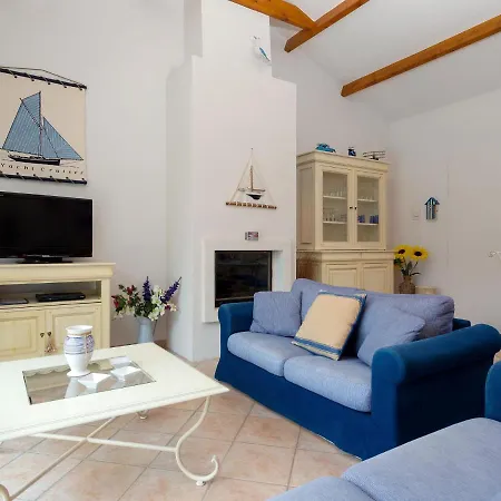 Luxurious With A Dishwasher, Only 3 5km From The 빌라 *