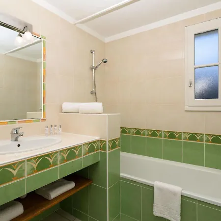 Luxurious With A Dishwasher, Only 3 5km From The 생장드몽