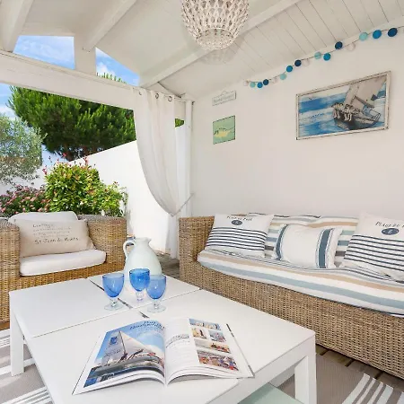 빌라 Luxurious With A Dishwasher, Only 3 5km From The *