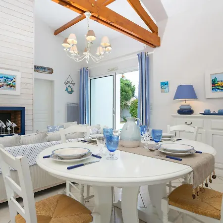 Luxurious With A Dishwasher, Only 3 5km From The 빌라 생장드몽
