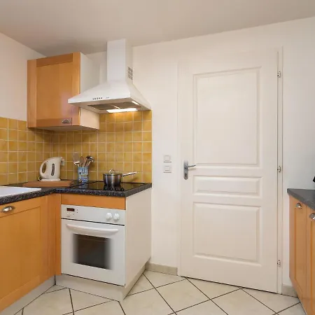 Luxurious With A Dishwasher, Only 3 5km From The 빌라